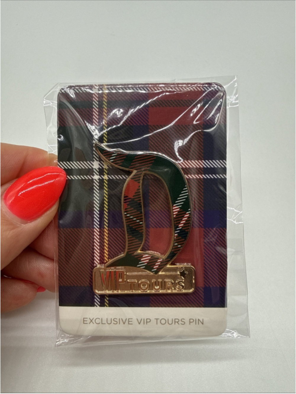 Disneyland VIP Tours Gift Exclusive D Pin Plaid Mickey Disney Parks 2026 New